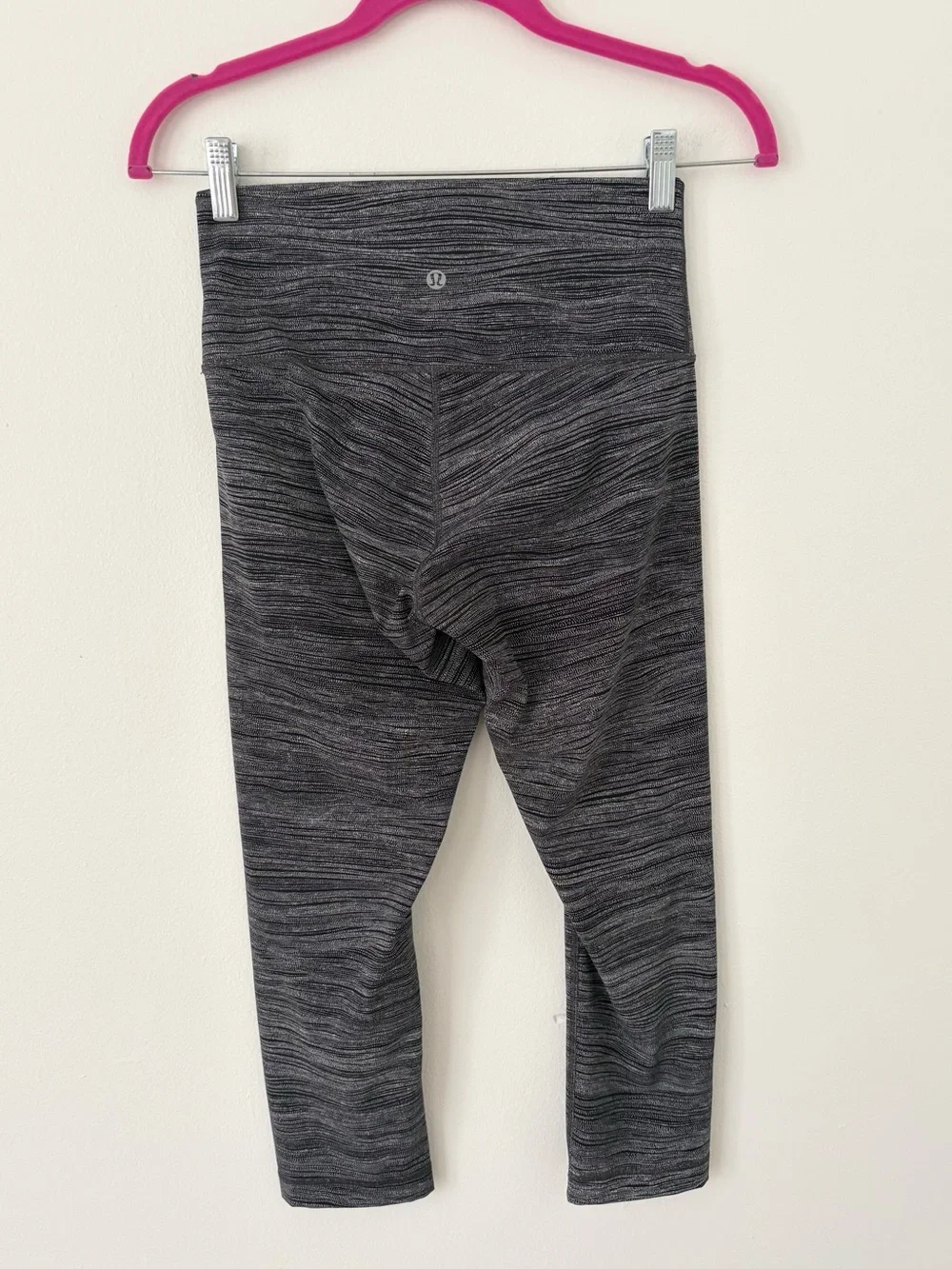 Lululemon Bit Point Ice Grey Black Wunder Under Crop 21 Inch Leggings Size 6